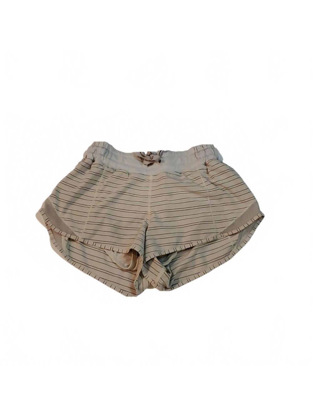 #740 Lululemon Shorts size 4 b930.